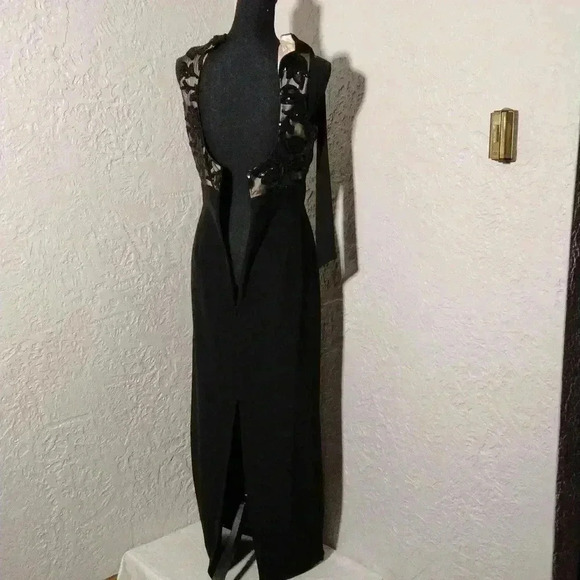 Vince camuto sequin crepe column Gown. - Picture 16 of 16